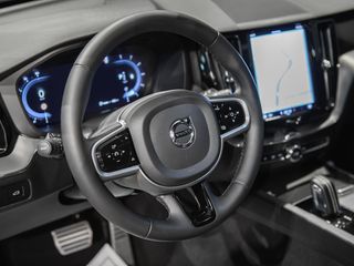 Volvo XC60 2.0 B4 Mild-Hybrid R-Design