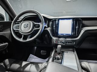 Volvo XC60 2.0 B4 Mild-Hybrid R-Design