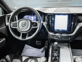 Volvo XC60 2.0 B4 Mild-Hybrid R-Design