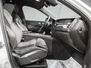 Volvo XC60 2.0 B4 Mild-Hybrid R-Design