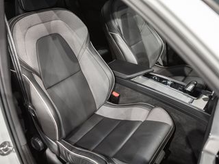 Volvo XC60 2.0 B4 Mild-Hybrid R-Design