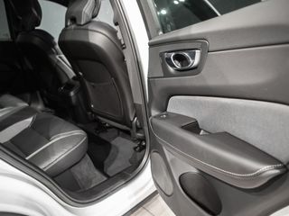 Volvo XC60 2.0 B4 Mild-Hybrid R-Design