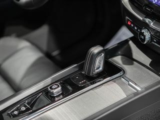 Volvo XC60 2.0 B4 Mild-Hybrid R-Design