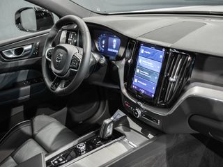 Volvo XC60 2.0 B4 Mild-Hybrid R-Design