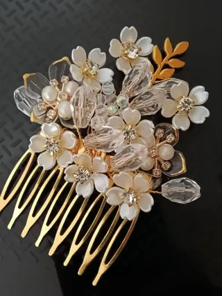 Peineta artesanal flores y cristal