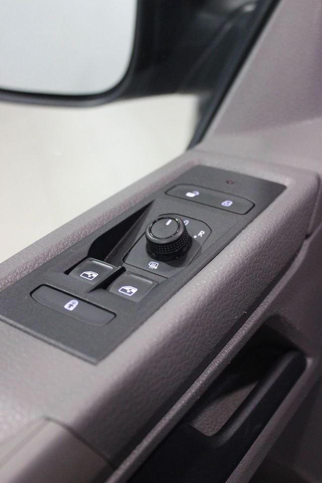 Volkswagen Caravelle 2024