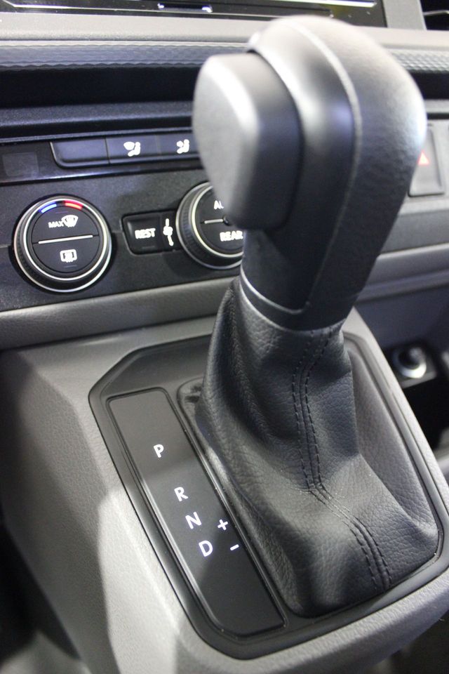 Volkswagen Caravelle 2024