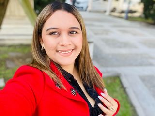 Hola busco trabajo de limpieza o internar  niñera