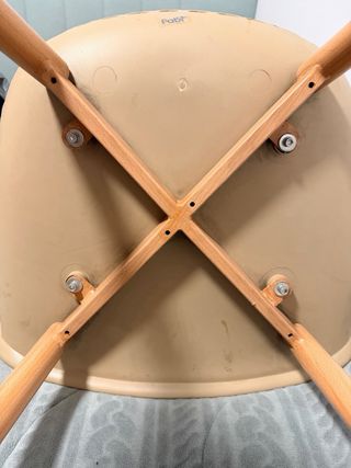 Sillas Beige Plástico y Metal