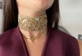 Gargantilla Marrón Bordada con Lentejuelas