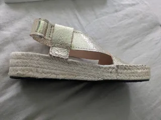 Sandalias Bimba y Lola Doradas Talla 40