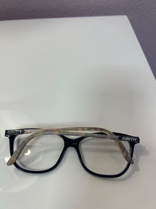 Montura de gafas negra