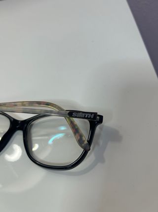 Montura de gafas negra