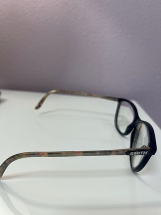 Montura de gafas negra