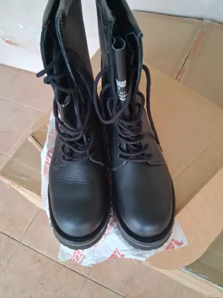 Botas militares negras talla 42.5