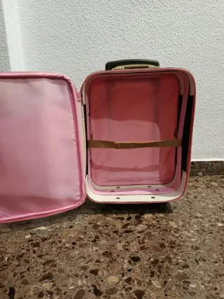 Maleta Bratz pequeña con ruedas