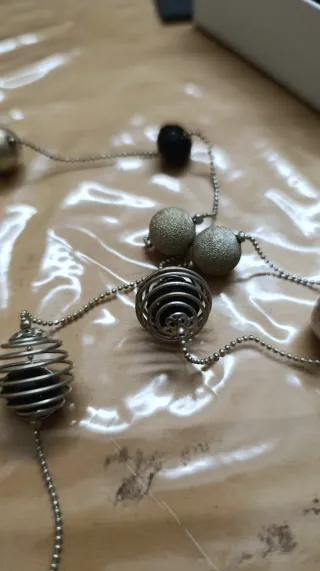 Collar largo vintage plateado y negro