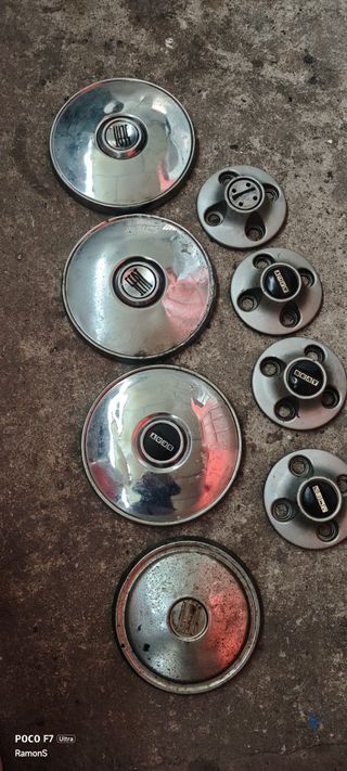 Tapacubos Antiguos SEAT (Lote)