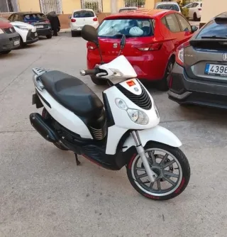 Piaggio Carnaby Scooter 125