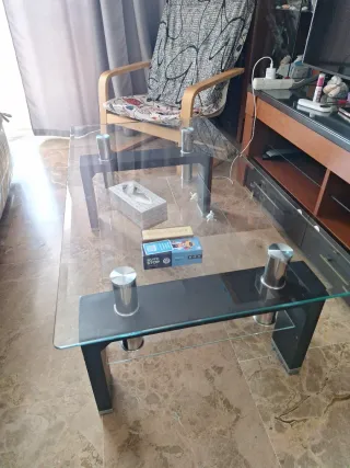Mesa de centro de cristal y madera