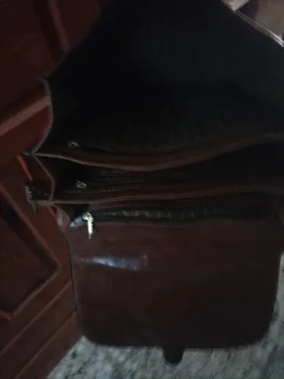 Bolso de cuero marrón