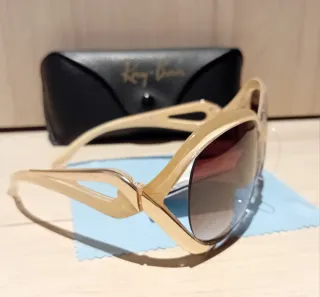 Gafas de sol súper elegantes.