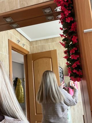 Peluca artificial rubia (usada)