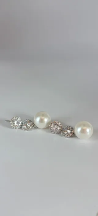 Pendientes perla y oro con detalles