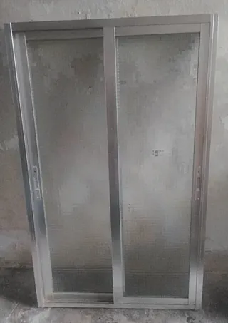 Ventana corredera de aluminio 87 X 1,42