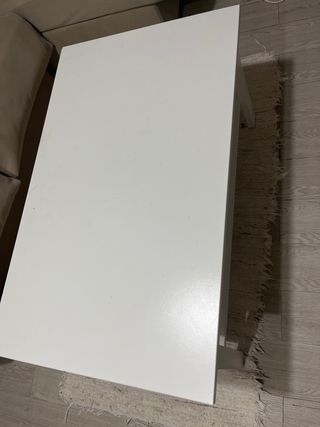 Mesa auxiliar blanca