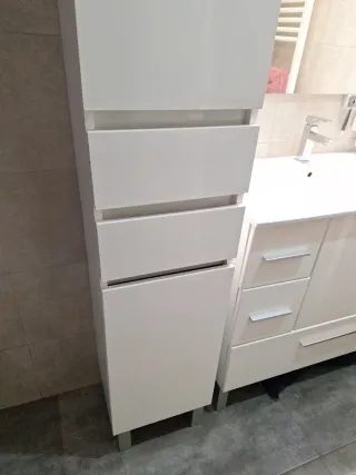 Baño completo: bañera, lavabo e inodoro,