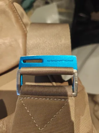 Maletín Piquadro Cuero Beige