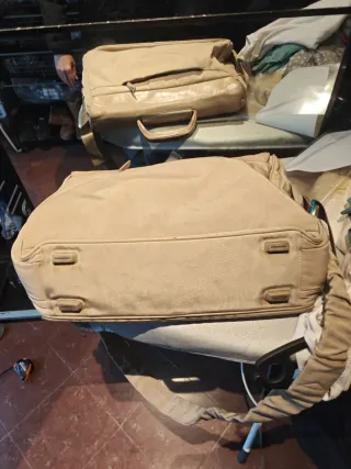 Maletín Piquadro Cuero Beige