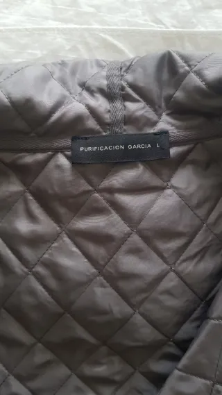 Sudadera larga de tonos grises cuadros acolchada