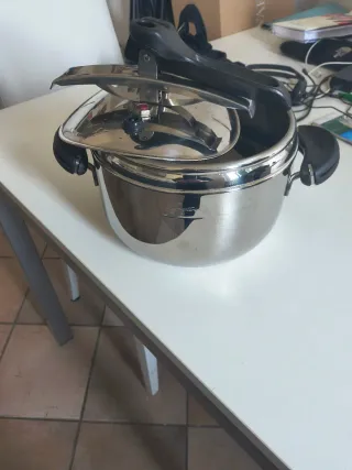 Pentola a pressione nuova 5L