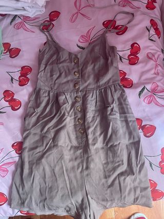 Mono marrón tirantes botones