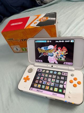 Nintendo New 2DS XL Blanca y Naranja