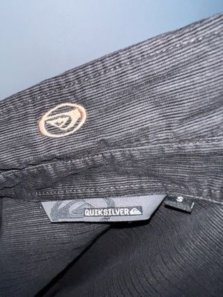 Camisa Quiksilver Negra Corduroy Logo Bordado