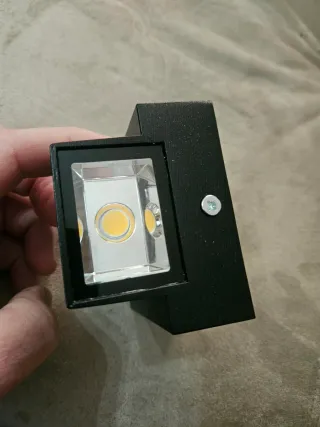 Aplique de pared negro y gris