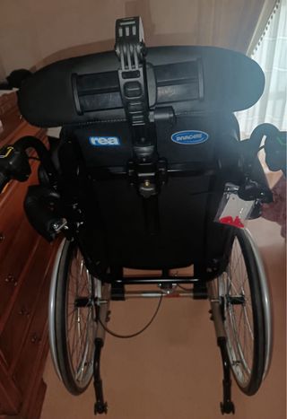 Silla de ruedas regulable