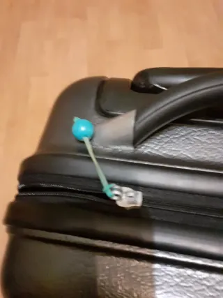 Maleta cabina negra tipo cuero