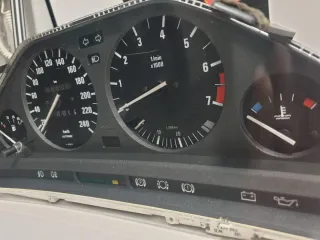 Cuadro instrumentos BMW E30 restaurado
