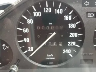 Cuadro instrumentos BMW E30 restaurado