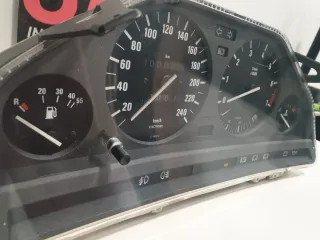 Cuadro instrumentos BMW E30 restaurado