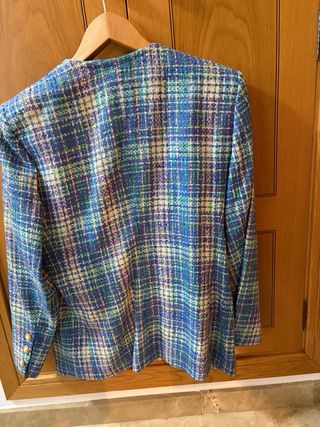 Chaqueta cruzada estilo Chanel