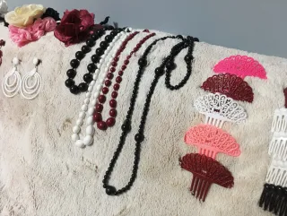 Conjunto Flamenco: Pendientes y Flores