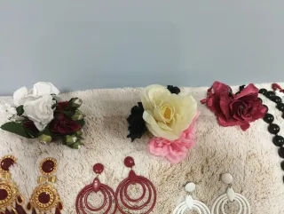 Conjunto Flamenco: Pendientes y Flores