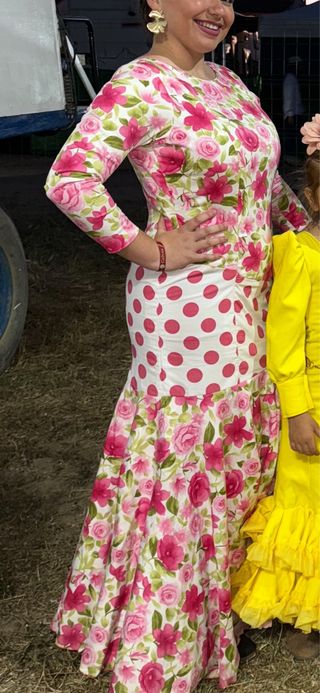 Traje de flamenca rosa y blanco