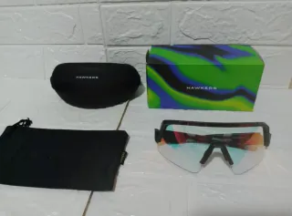 Gafas Hawkers Negras y Rojas