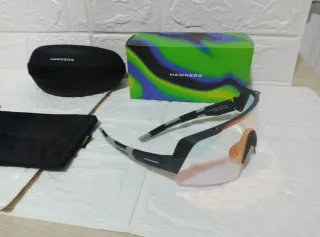 Gafas Hawkers Negras y Rojas